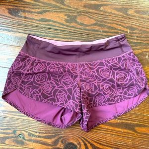 Lululemon Speed Up Shorts
2.5 inch and Size 4
